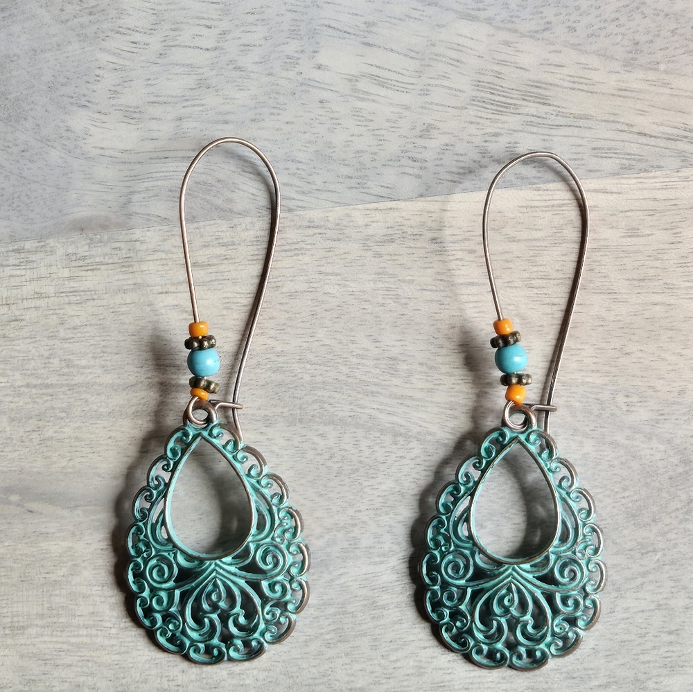 NWOT Elegant Teal Filigree Earrings